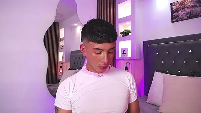 Snapshot of Fancy_Vixen chatting on March 10, 2026, 3:43 am Fancy Vixen online show from March 10, 2026, 3:43 am