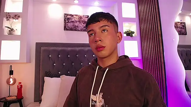 Snapshot of Fancy_Vixen chatting on March 4, 2026, 3:25 am Fancy Vixen online show from March 4, 2026, 3:25 am