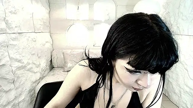 Snapshot of vampkitty_r chatting on February 11, 2026, 1:11 pm vampkitty r online show from February 11, 2026, 1:11 pm