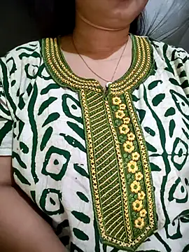 Snapshot of PARI51 chatting on March 5, 2026, 8:05 pm PARI51 online show from March 5, 2026, 8:05 pm