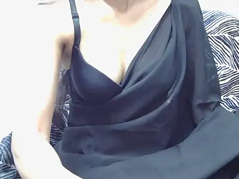 Qute flora online show from March 15, 2026, 5:42 pm