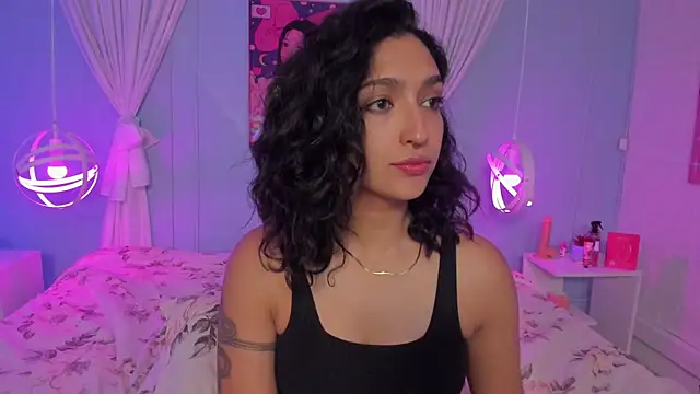 Cleo Foxx online show from May 11, 2026, 4:04 pm