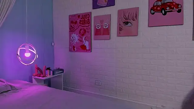 Cleo Foxx online show from July 17, 2026, 11:40 am