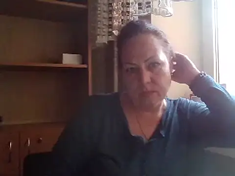 Snapshot of KrystalStyles chatting on April 4, 2026, 3:51 pm KrystalStyles online show from April 4, 2026, 3:51 pm