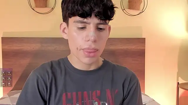 Snapshot of Angel_eros_ chatting on March 6, 2026, 4:40 am Angel eros online show from March 6, 2026, 4:40 am