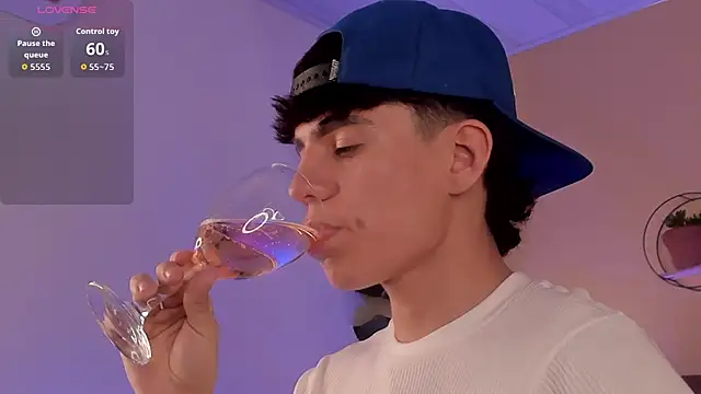 Snapshot of Angel_eros_ chatting on February 21, 2026, 8:22 pm Angel eros online show from February 21, 2026, 8:22 pm