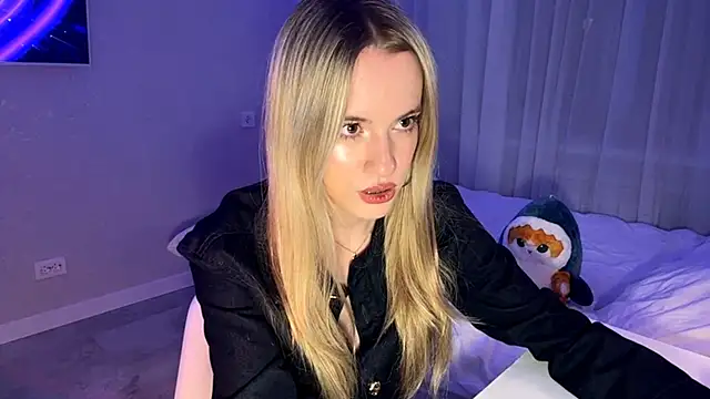 Between Eeys online show from March 22, 2026, 4:19 pm