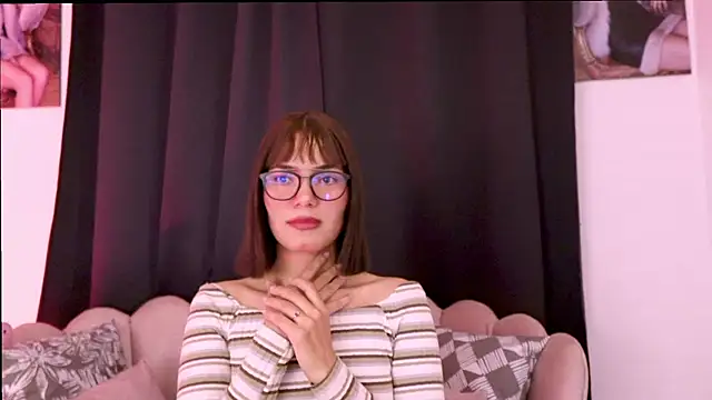 dakotacollins  online show from June 27, 2026, 4:40 am