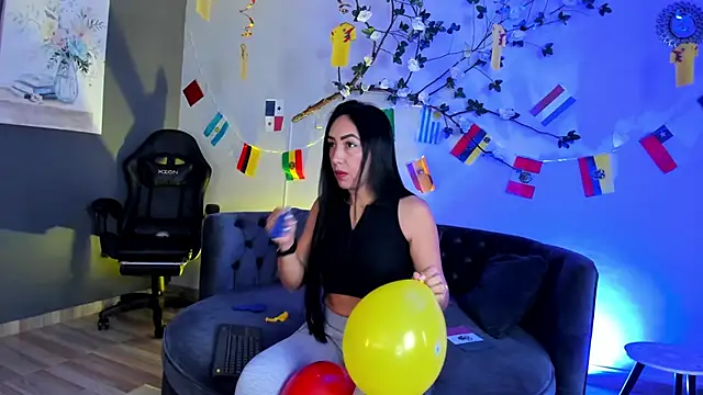 Mia Davis   online show from June 13, 2026, 11:52 am