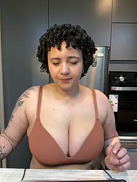 Snapshot of BabyChanntal chatting on February 19, 2026, 12:57 pm BabyChanntal online show from February 19, 2026, 12:57 pm