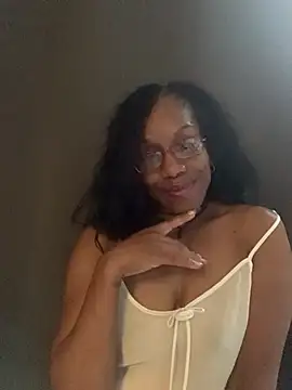 Snapshot of NatalieGainer_goodies chatting on May 22, 2026, 12:08 am NatalieGainer goodies online show from May 22, 2026, 12:08 am