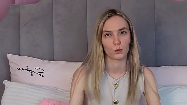 NikkiRyx online show from June 11, 2026, 12:32 am