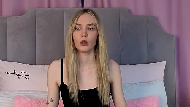 NikkiRyx online show from June 7, 2026, 4:12 pm