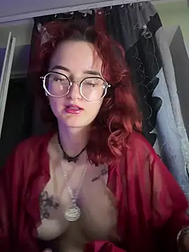 Snapshot of Persefoha chatting on June 16, 2026, 7:14 pm Persefoha online show from June 16, 2026, 7:14 pm