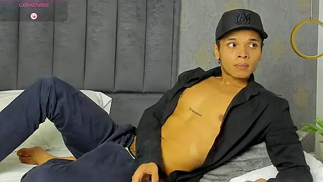 Alejandroo Montenegro online show from March 10, 2026, 9:30 pm