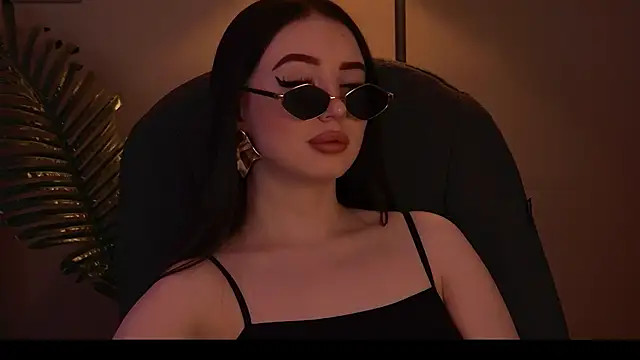 ArianaLim online show from May 6, 2026, 4:00 pm