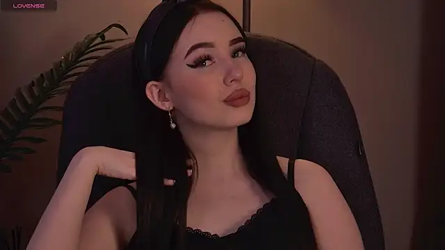 ArianaLim online show from April 24, 2026, 3:25 pm