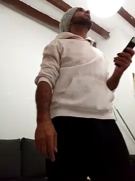 yoahotpetrafiery online show from February 15, 2026, 8:24 am