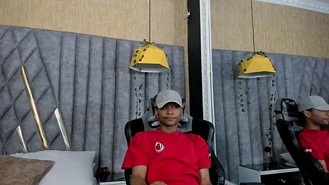 dafne and erick  online show from July 11, 2026, 4:24 am