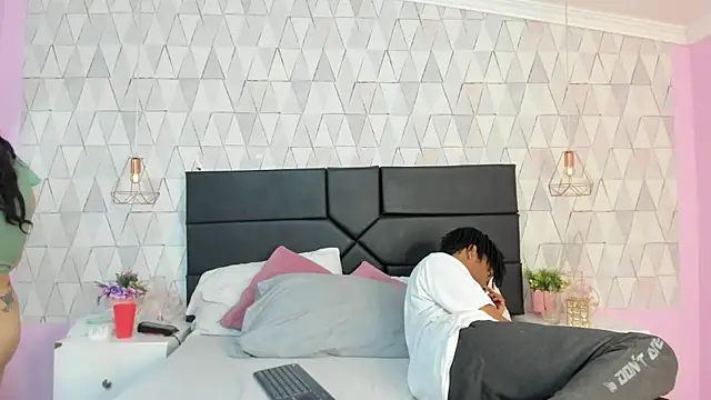 Snapshot of dafne_and_erick_ chatting on June 1, 2026, 9:25 pm dafne and erick online show from June 1, 2026, 9:25 pm