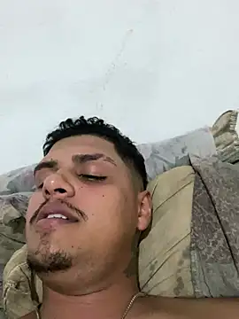 Domzin33 online show from February 4, 2026, 11:44 pm