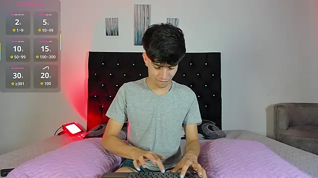 axxxel twink online show from March 5, 2026, 2:19 am