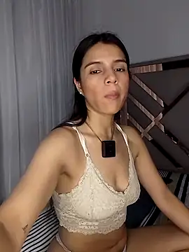 EvaMiranda online show from June 16, 2026, 2:11 am
