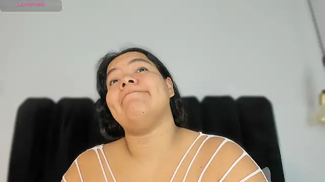 Snapshot of Amaranoir- chatting on March 11, 2026, 3:55 am Amaranoir- online show from March 11, 2026, 3:55 am