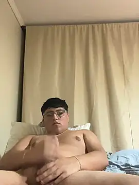 Snapshot of luchooo18 chatting on April 6, 2026, 4:46 am luchooo18 online show from April 6, 2026, 4:46 am