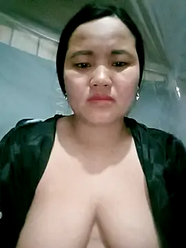 -Liuen- online show from February 2, 2026, 1:37 am