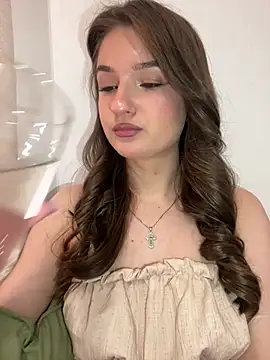 Green eyes lady online show from April 30, 2026, 1:07 pm
