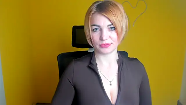 CuttieEmma online show from April 24, 2026, 11:56 am