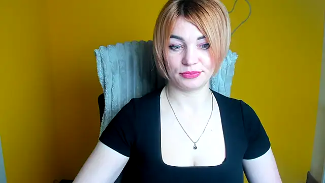 CuttieEmma online show from April 23, 2026, 5:58 am