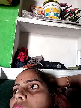 Snapshot of Priyakoli4568 chatting on April 13, 2026, 8:07 am Priyakoli4568 online show from April 13, 2026, 8:07 am