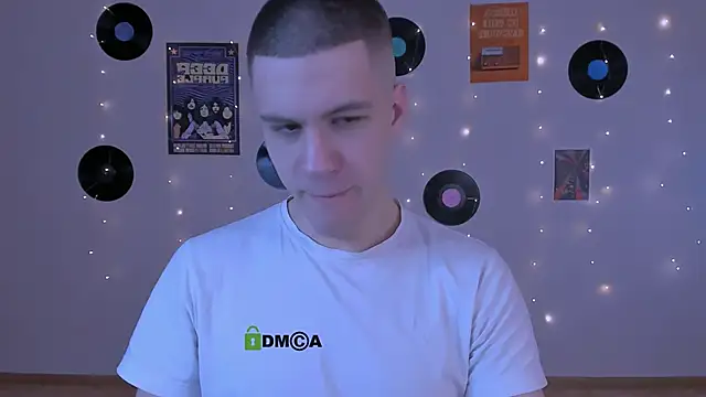 Snapshot of neo_raze chatting on March 3, 2026, 8:27 pm neo raze online show from March 3, 2026, 8:27 pm