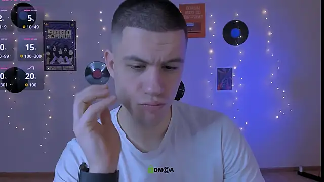 Snapshot of neo_raze chatting on March 4, 2026, 8:38 pm neo raze online show from March 4, 2026, 8:38 pm