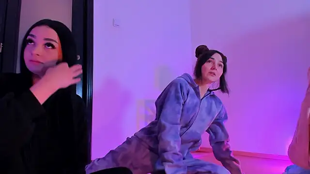 Peanaughty online show from February 10, 2026, 5:50 am