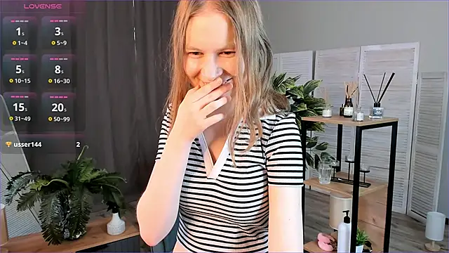 CleliaRostek online show from March 8, 2026, 4:49 am