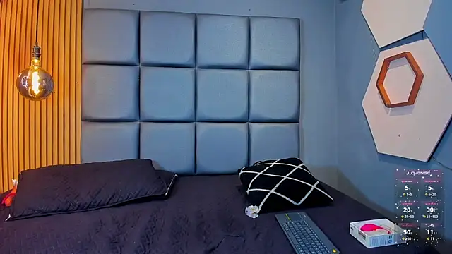 Snapshot of CORAL_FOX chatting on March 24, 2026, 5:40 am CORAL FOX online show from March 24, 2026, 5:40 am