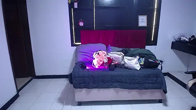 Snapshot of Lynn_turner chatting on March 14, 2026, 12:55 pm Lynn turner online show from March 14, 2026, 12:55 pm