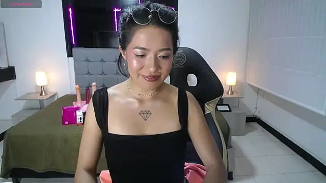 Snapshot of Lynn_turner chatting on March 8, 2026, 2:04 am Lynn turner online show from March 8, 2026, 2:04 am