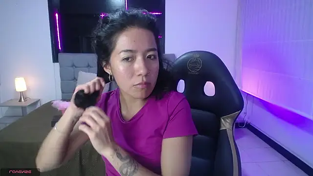 Snapshot of Lynn_turner chatting on March 10, 2026, 4:11 pm Lynn turner online show from March 10, 2026, 4:11 pm