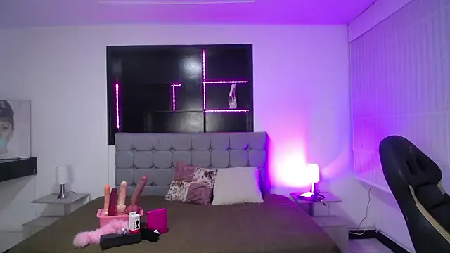 Snapshot of Lynn_turner chatting on March 20, 2026, 1:23 pm Lynn turner online show from March 20, 2026, 1:23 pm