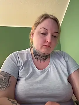 Snapshot of Lolaaxxx13 chatting on June 8, 2026, 6:08 pm Lolaaxxx13 online show from June 8, 2026, 6:08 pm