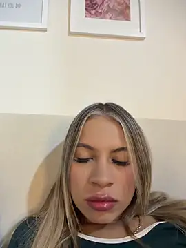 Mia Rosee1 online show from June 5, 2026, 12:37 am