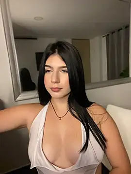Snapshot of _HannahFox_ chatting on August 1, 2026, 12:08 am HannahFox online show from August 1, 2026, 12:08 am