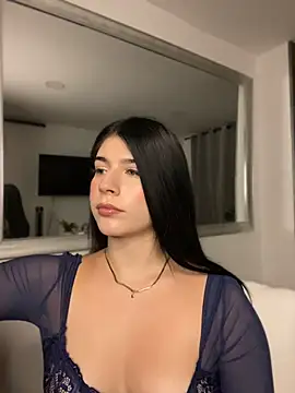 Snapshot of _HannahFox_ chatting on August 6, 2026, 11:44 pm HannahFox online show from August 6, 2026, 11:44 pm
