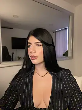 Snapshot of _HannahFox_ chatting on August 8, 2026, 10:50 pm HannahFox online show from August 8, 2026, 10:50 pm