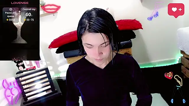 NathalialLooes online show from February 26, 2026, 5:51 am