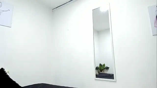 KimberlyVelez  online show from March 10, 2026, 9:19 pm